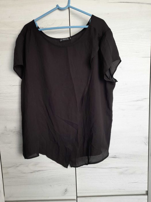 Czarna zwiewna bluzka Terranova S