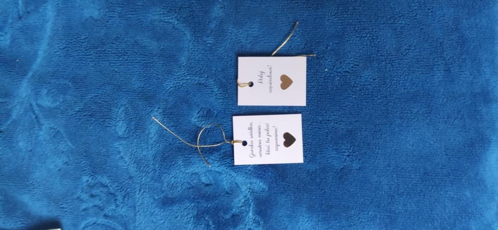 Zawieszki na butelki 200 sztuk 0,70 za sztuke