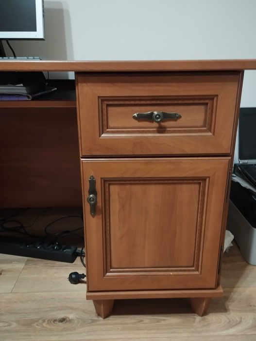 Sprzedam biurko o wymiarach 113 x 66 cm