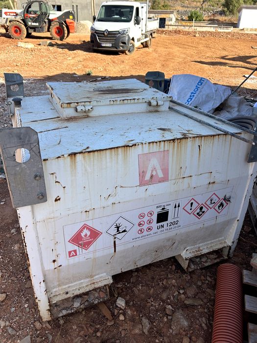 Depósito de gasóleo com bomba de abastecimento – Alorem