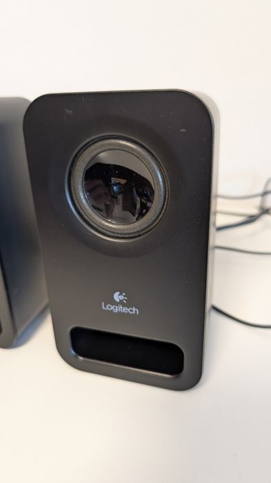 Colunas Logitech Z150 Compact Stereo 2.0 6W Peak / 3W RMS Pretas