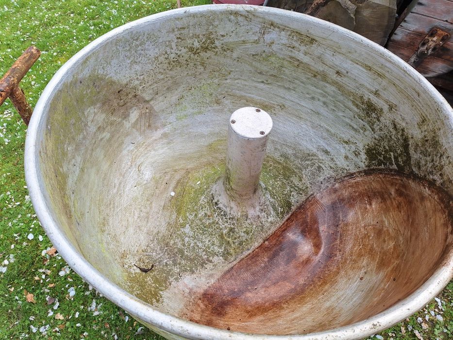 Misa aluminiowa na kołach