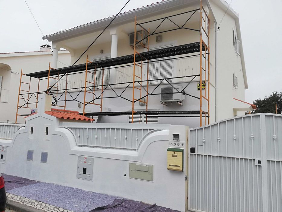 Andaimes, Aluguer de andaimes, tradicional com guarda corpos e certifi