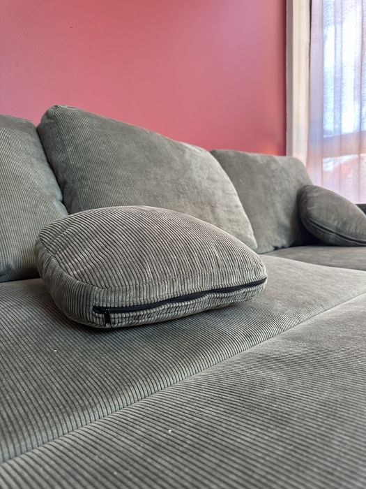 Sofa cama nova.