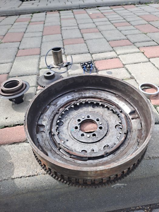 Б/У  запчасти Моховик сцепление