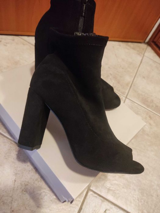 Botki czarne z wycięciem na palce