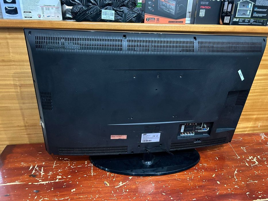 TV Samsung LE37S81B para peças