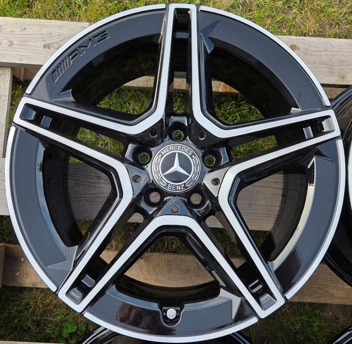 Felgi Oryginał Mercedes AMG A B CLA 7,5Jx18 ET49 5x112