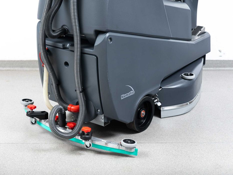 SZOROWARKA NUMATIC TTV 678G/400T NOWE BATERIE 2017r 683h 31000 netto