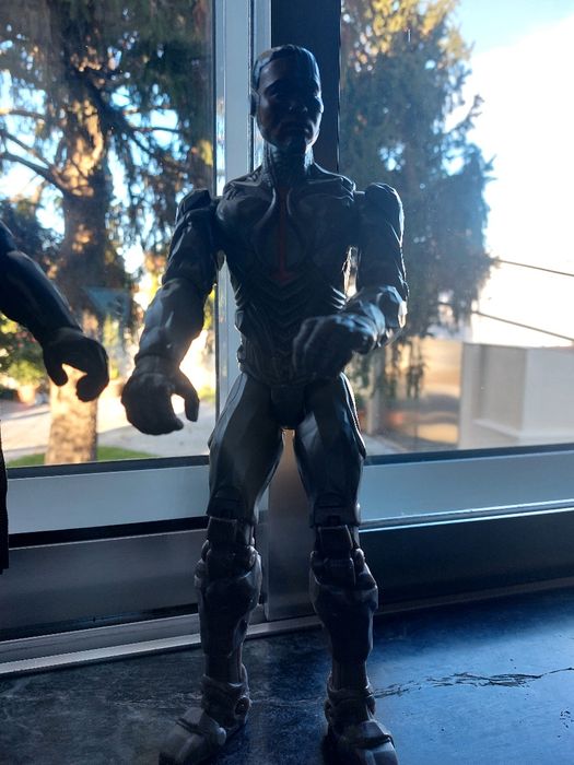 Três figuras cyborg spider-man Batman.436768204517560325