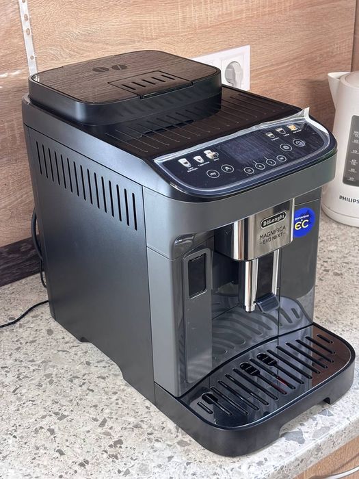 Продам новую кофемашину Delonghi  ECAM 310.60.GB