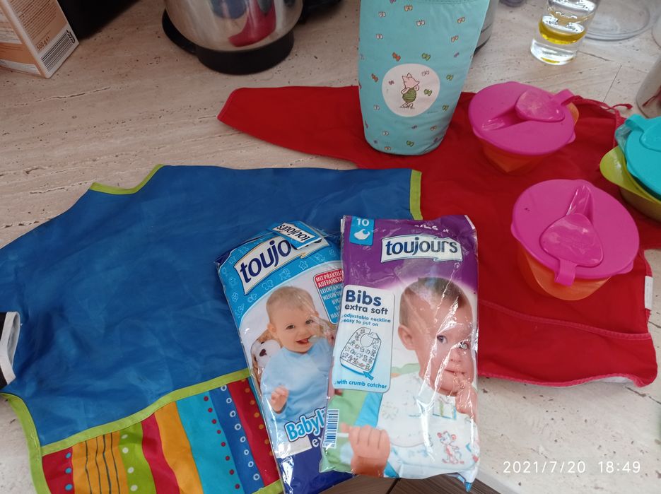 Tomee Tippee 7 sliniakow/fartuszkow , miseczki i naczynia ,ogrzewacz t