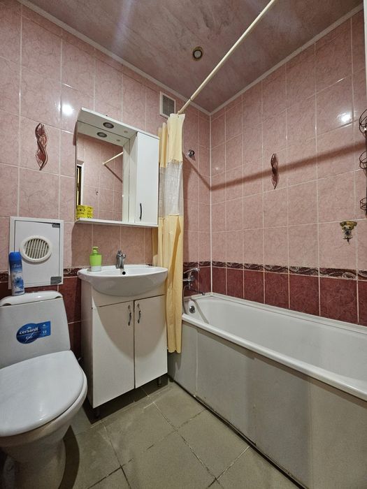 Двокімнатна квартира біля парку.