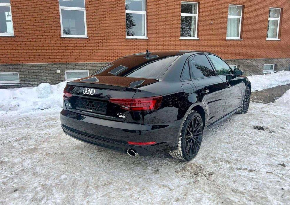 Audi A4B9 2018 2.0 I