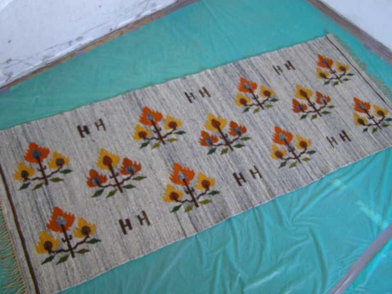 Maria Bujakowa - kilim " Góralskie róże "