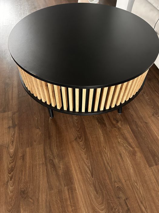 Stolik kawowy z lamelami