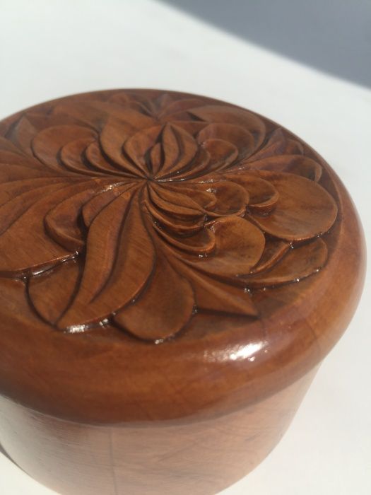 Шкатулка різьблена / Шкатулка резная. Ручна робота. 80х50