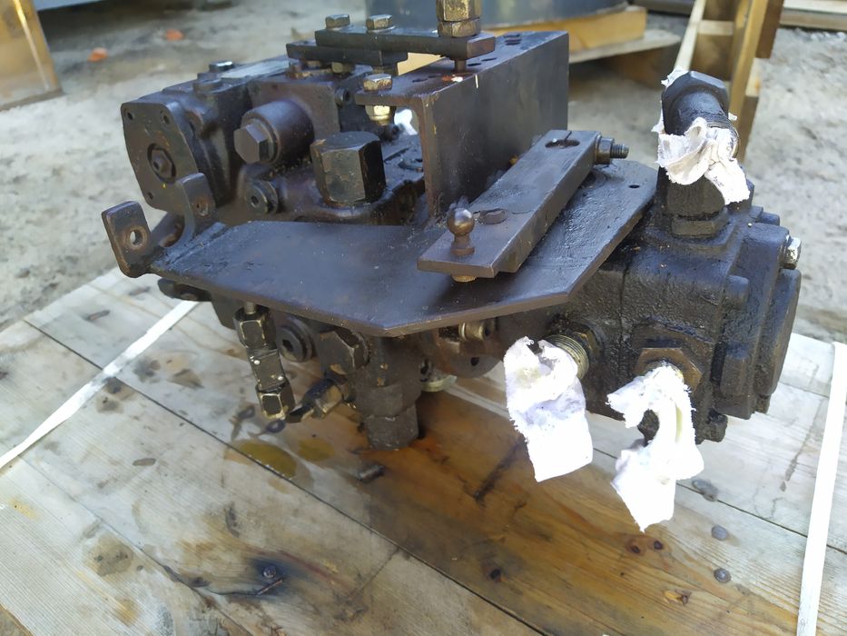 Pompa Brueninghaus hydromatik Rexroth A11VG35HW1 12R minikoparka