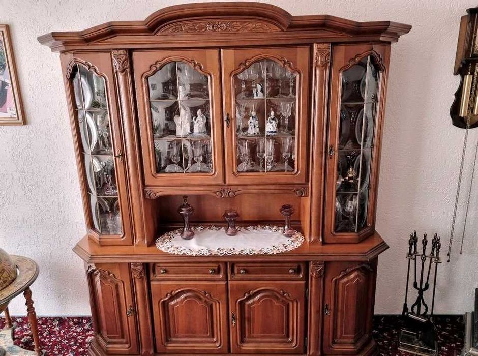 Витрины буфеты для гостиной