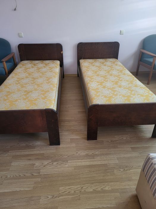 Продаю 3 ліжка б/у