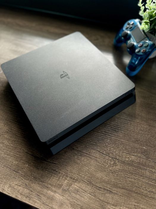 Playstation 4 slim