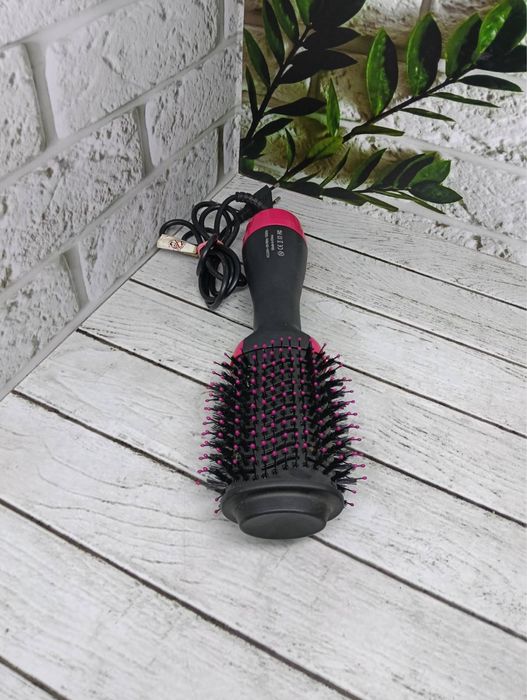 Фен-щетка 1000w состояние новой