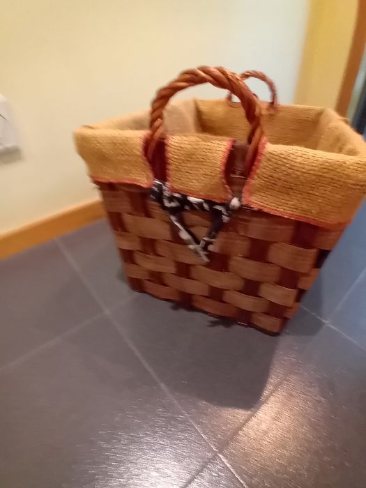 Cesto para lenha novo
