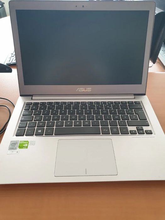 Portátil ASUS UX303L i5
