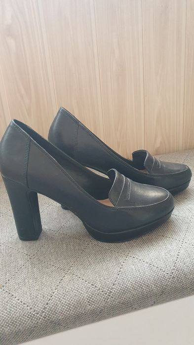 Buty czarne na koturnie Anna Feid
