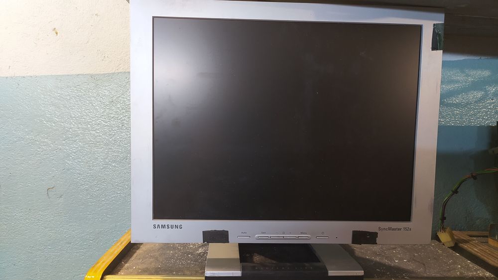 Монітори 15-17 дюймів