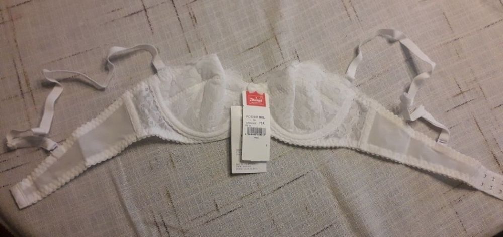 Biały, koronkowy biustonosz, stanik z fiszbinami firmy Triumph