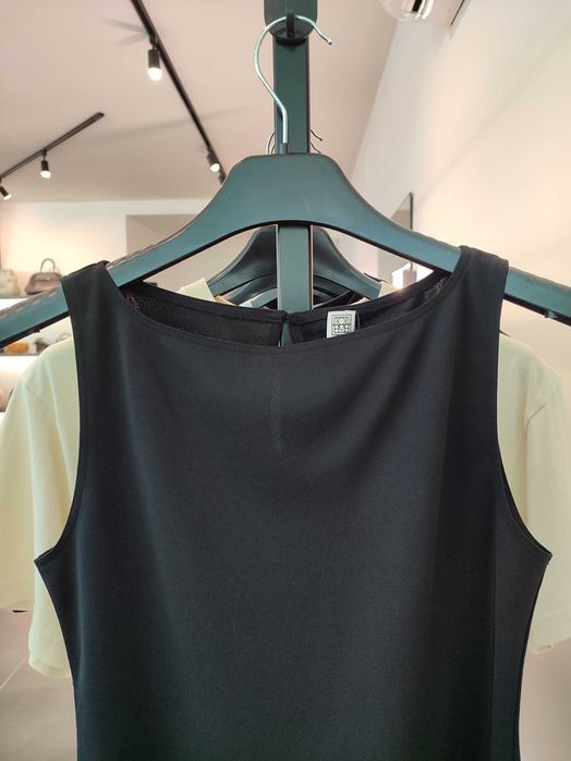 Топ Toteme Sleeveless Boat Neck Top Black