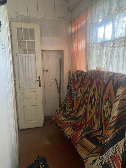 Житловий будинок з ділянкою