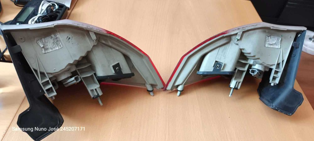 grupos óticos (trás) Renault Laguna III de 2007 (sem os leds)