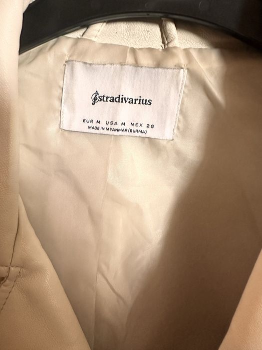 Косуха куртка stradivarius