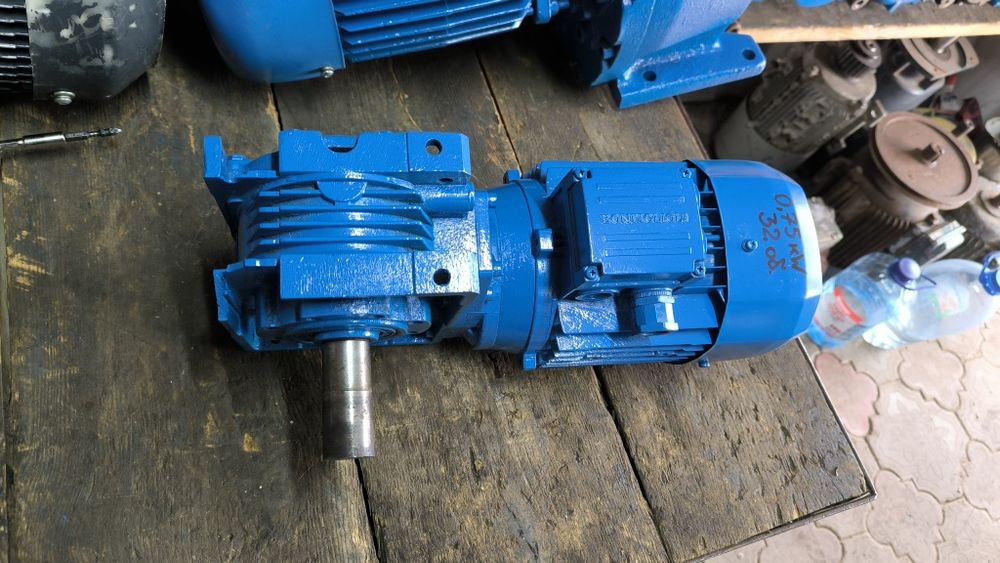 0,75 квт 32 об. Мотор редуктор. Электродвигатель с редуктором