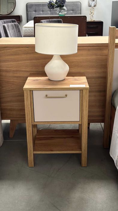 Mesa de Cabeceira | 1 unidade pinho/bege 41x37 cm | Artigo de showroom