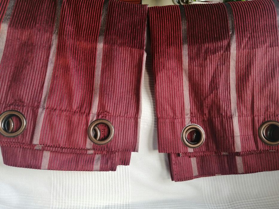 Cortinas organza vermelho e cinza como novos