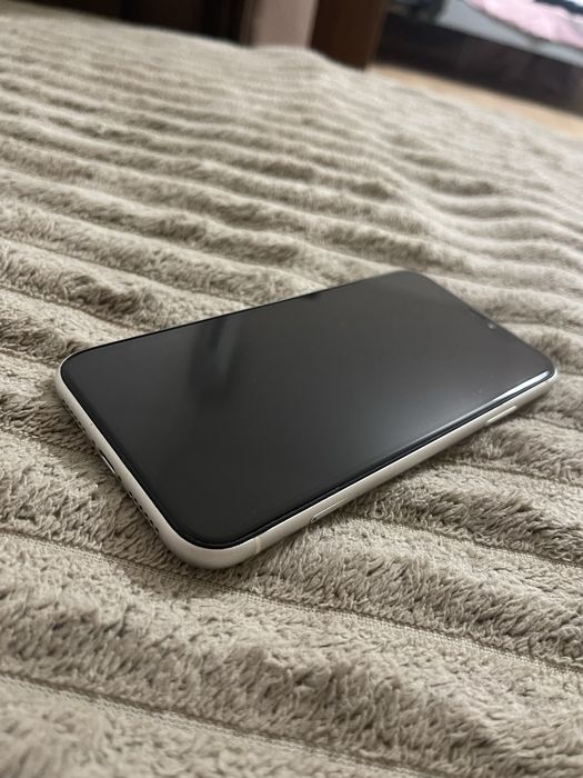 Продам iPhone 11