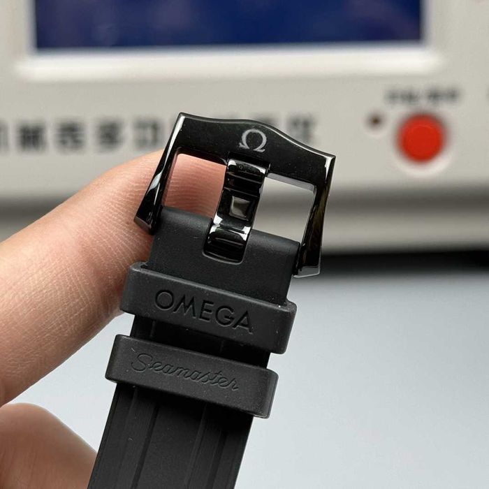 Relógio Omega Seamaster Diver 300M "Guerreiro Negro"