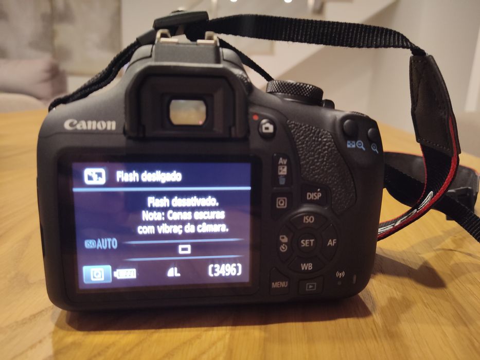 Canon DS126741  EOS 2000D