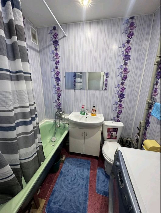 Продаж 1 кімнатної квартири, Г Крут, середина.