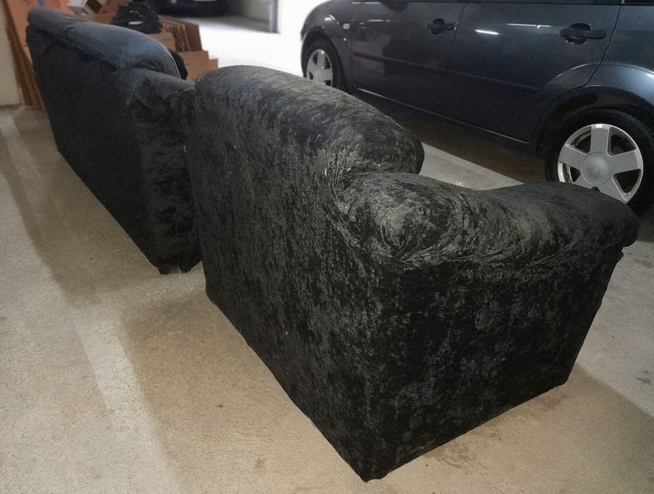 Sofá-Cama 2 Lugares + Poltrona Re-estofado em  Veludo Preto