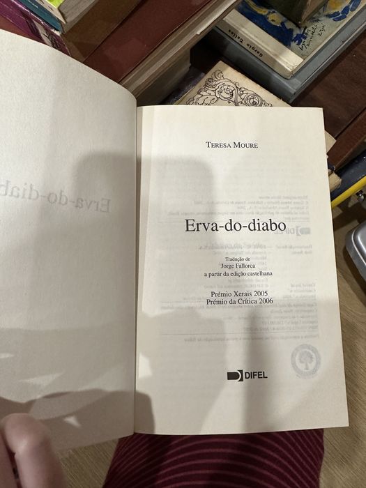 Livro Teresa Moure - Erva-do-diabo