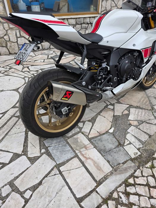 Mota yamaha r1 60 anos