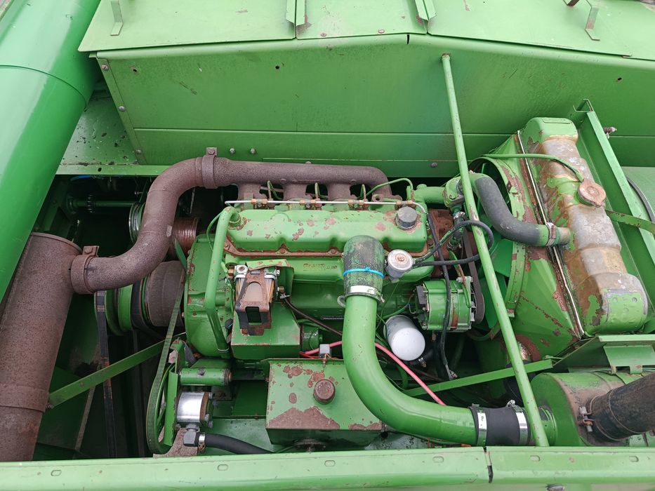 Комбайн John Deere 1042