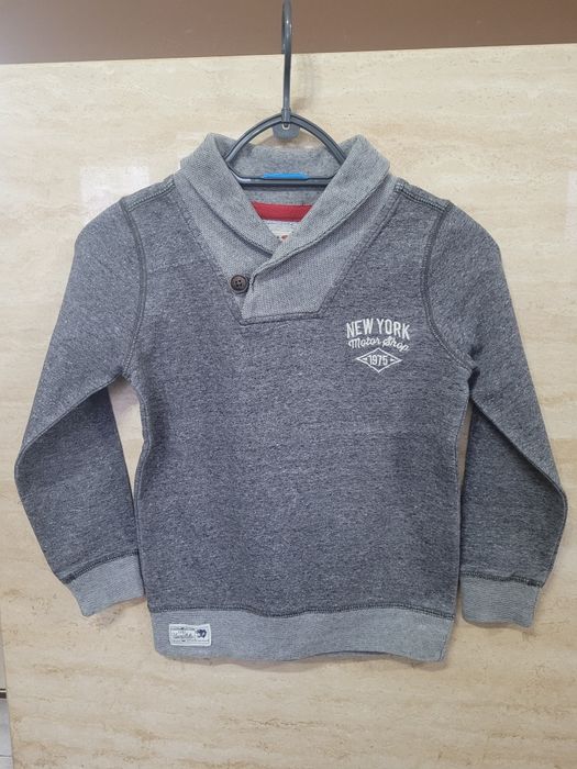 Chłopięca szara bluza 122/128