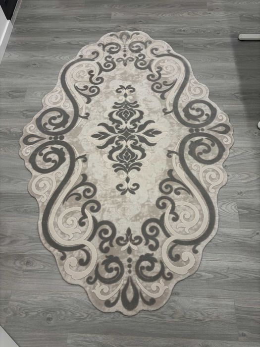 Vendo tapete novo com dimensões de 230cm x 156cm