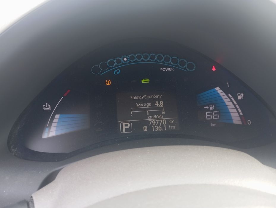 Nissan leaf 2012