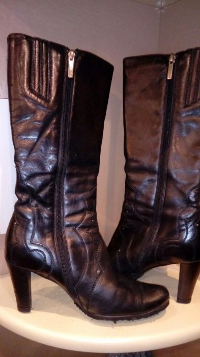 Sprzedam botki czarne że skóry